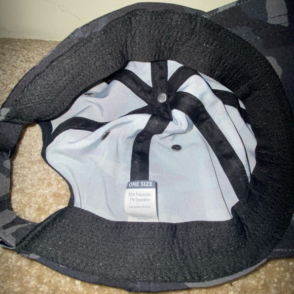 Apana Moisture Wicking Running Cap - Picture 3 of 3